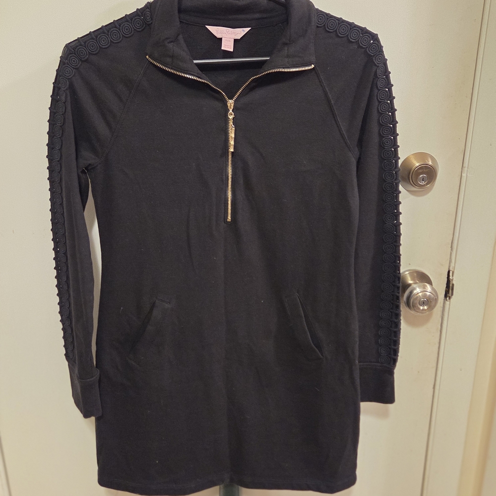 Lilly Pulitzer Black Quarter Zip Pullover Textured Sleeve Detail XXS Athleisure